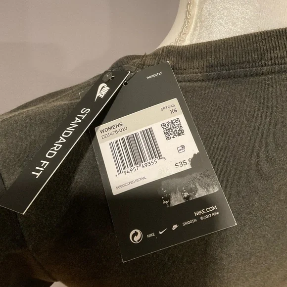 Nike women's tshirt - Picture 3 of 3